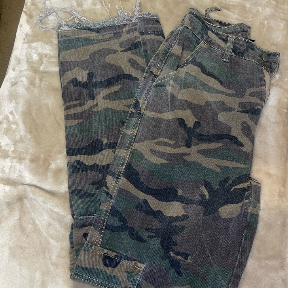 Women camo pants
